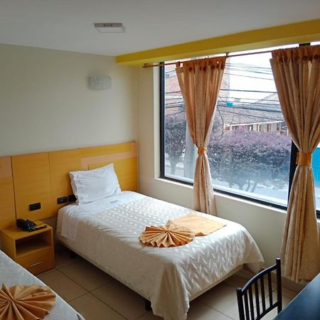 Hotel Golden Coral Tulcan Bagian luar foto